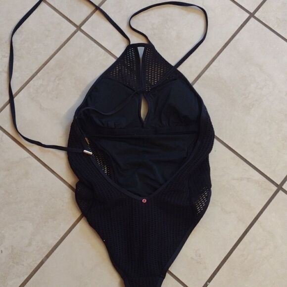 Red Carter Sun Dance Mesh Keyhole Halter High Neck Mio One Piece Swimsuit Small - Picture 9 of 10